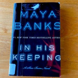 📚2/$14; 3/$16; 4/$18; 5/$20 ADD $2 for any additional books! ENJOY📚📚📚